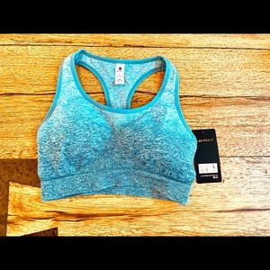 NWT 90° sports bra size large
